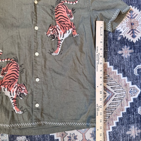 Abercrombie Kids Linen Blend Embroidered Tigers and Hem Olive Green Boys 11/12 - Picture 9 of 9